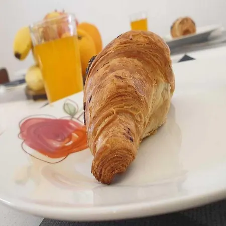 Pk - - Two Bedroom With View - 2