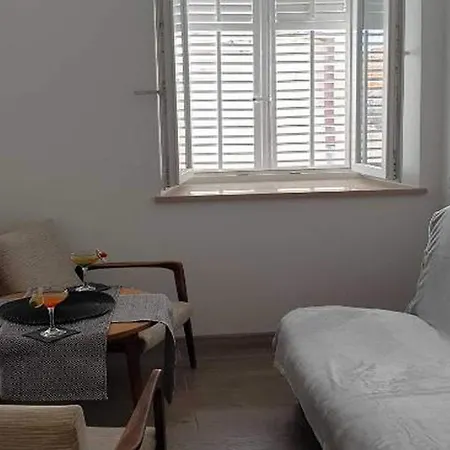 Pk - - Two Bedroom With View - 2