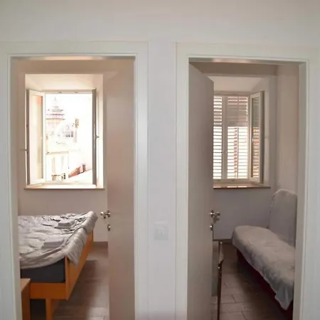 Pk - - Two Bedroom With View - 2 *